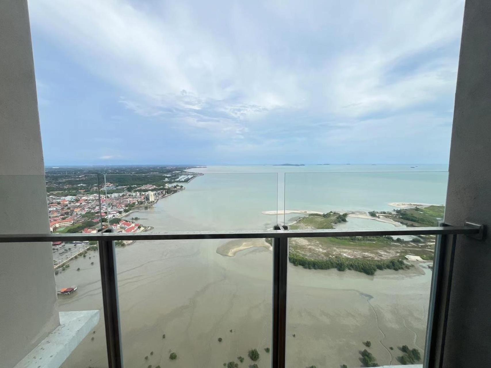 Silverscape Seaview Residences Melaka Екстериор снимка